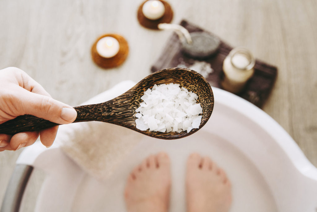 Epsom soak - Adding Magnesium Chloride vitamin salt in foot bath water, solution